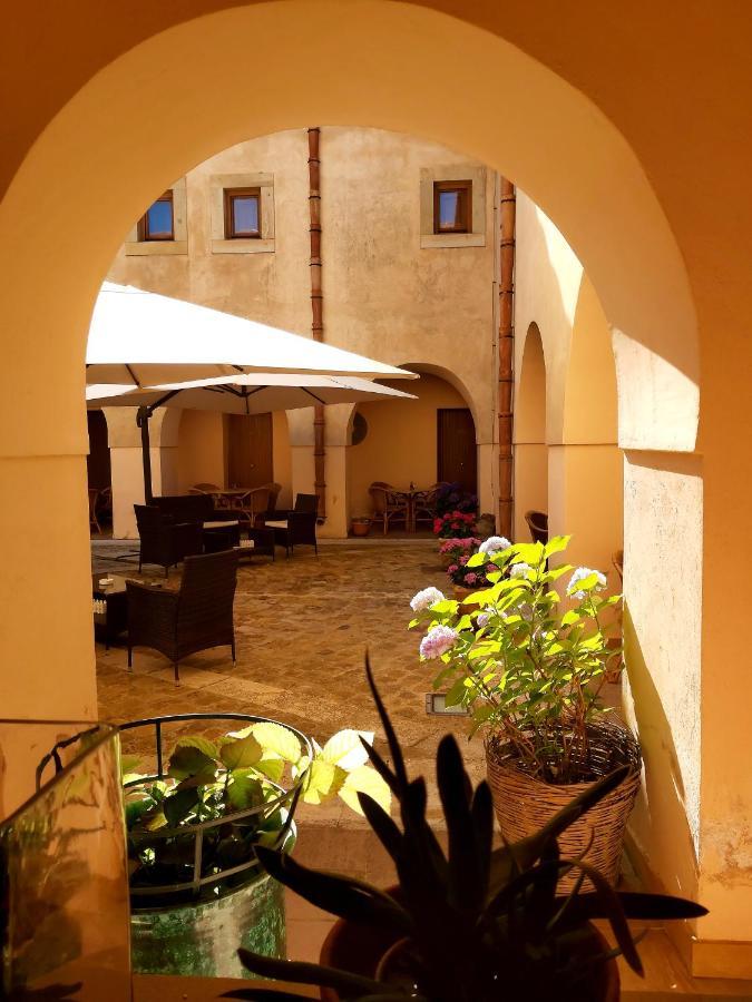 Al Convento Hotell San Mauro Castelverde Exteriör bild